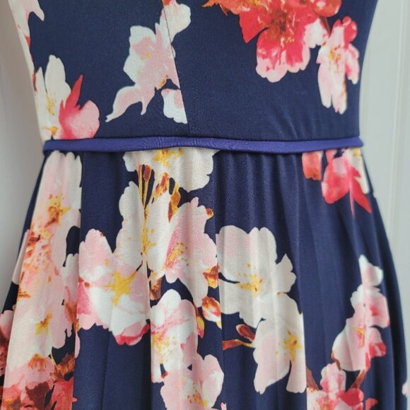 Brand New Maggy London Women's Floral Pleated Dress - Picture 5 of 9